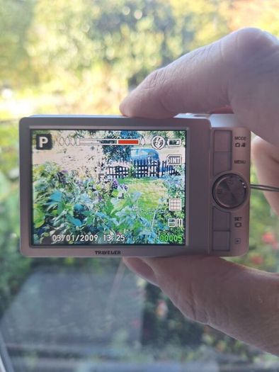 Traveler Super Slim digital camera