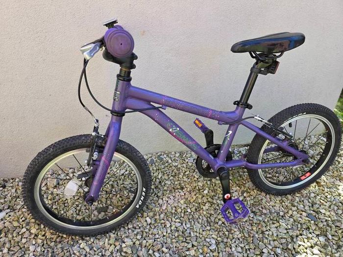 Carrera Cosmos Kids Bike - 14" Wheel - Lightweight aluminium frame only 6kg