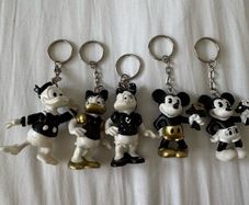 Official Vintage 1986 Disney Mickey Mouse Bullyland Bully Key Ring Keychain