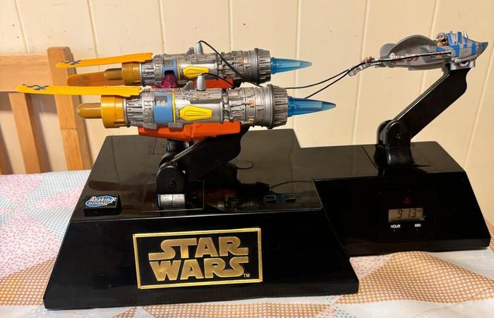 STARWARS Anakin Skywalker Spaceship Alarm Clock (1999)