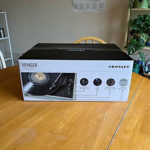 NEW Crosley record player