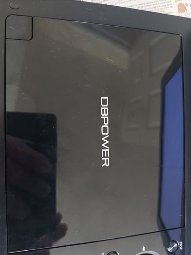 5 Portable DVD Players, all working, but no charges for them, all in very good condition