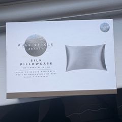 Silk pillow case
