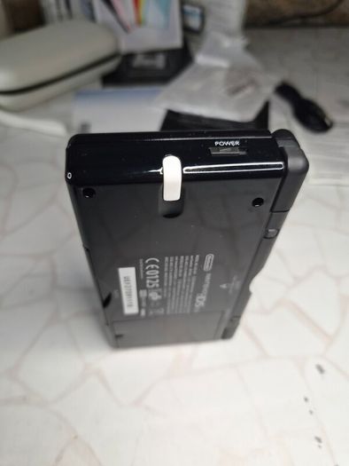 Ds black boxed
