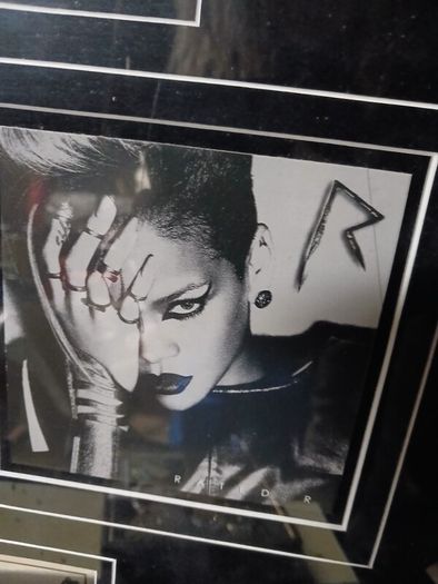 Rihanna double platinum award