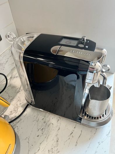 Sage Cresita Nespresso Coffee Machine in Black/Chrome