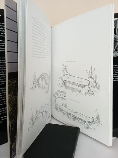 Creating Japanese Gardens by Philip Cave (PT54)