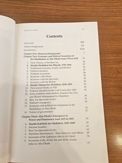 Qasr Al Hosn. The History Of The Rulers Of Abu Dhabi 1793-1966. By Dr Jayanti Maitra Afra Al-hajji. First Edition Hardback With Dustjacket In Good Condition.  See Photos For Same.