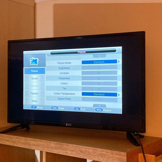 32 - inch TV HD / not smart / no remote control