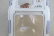 Pet food storage bin