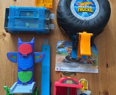 Hot Wheels - Set of various launchers