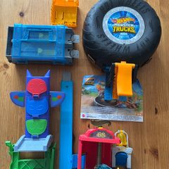Hot Wheels - Set of various launchers