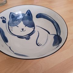 Lovely white/blue bowl with cat motif