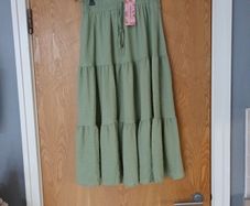 Shein Green Skirt.  S. M - 12.    B.N.W.T