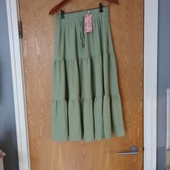 Shein Green Skirt.  S. M - 12.    B.N.W.T