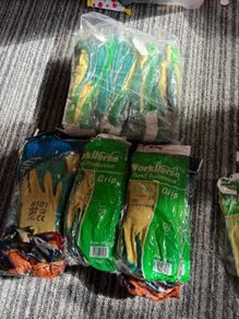 Garden gloves