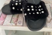 sliders Bnwt fur sliders size 40