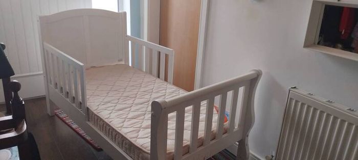 Children's bed