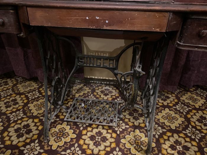 singer sewing machine with built in table top