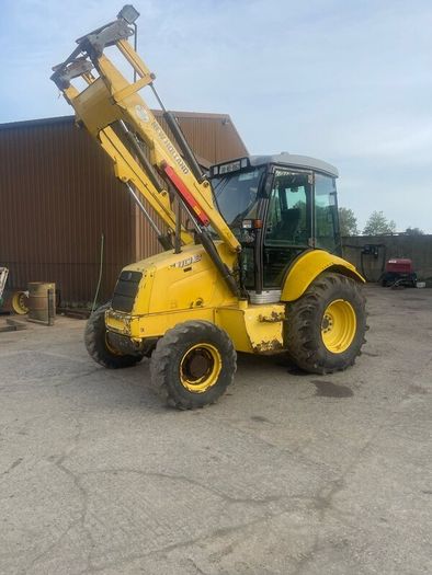 New Holland 110 b loader