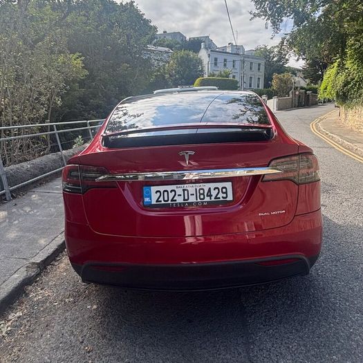 Tesla Model X 2020