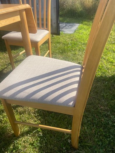 kitchen table + 4 chairs
