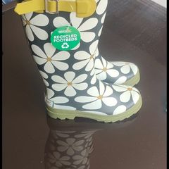 wellingtons