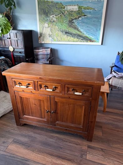 Dresser
