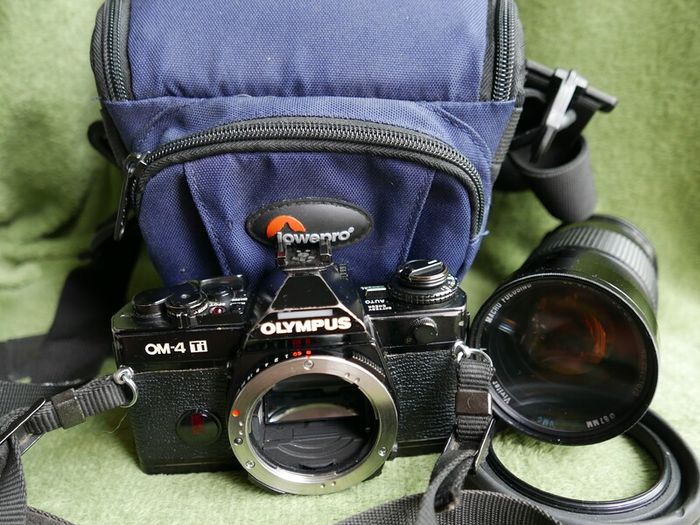 Olympus OM-4Ti Black 35mm SLR Film Camera Titan Body JAPAN and Vivitar series 1 28-90mm F2.8-3.5  FD mount lens