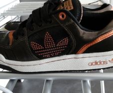 ADIDAS..Fab Girls Brown and Orange Trainers (size 4)