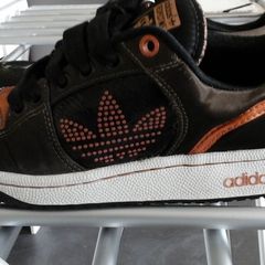 ADIDAS..Fab Girls Brown and Orange Trainers (size 4)