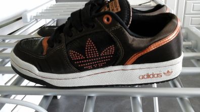 ADIDAS..Fab Girls Brown and Orange Trainers (size 4)