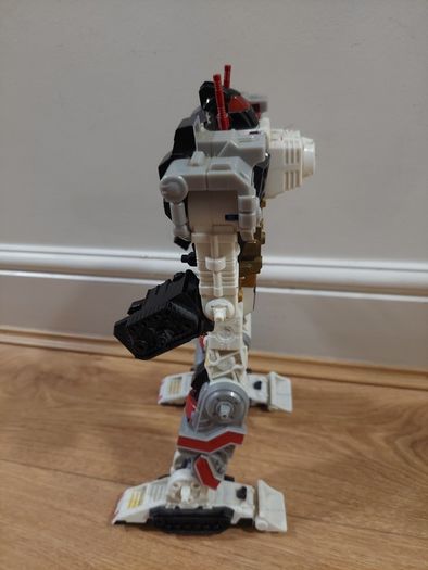 Transformer Metroplex cybertron