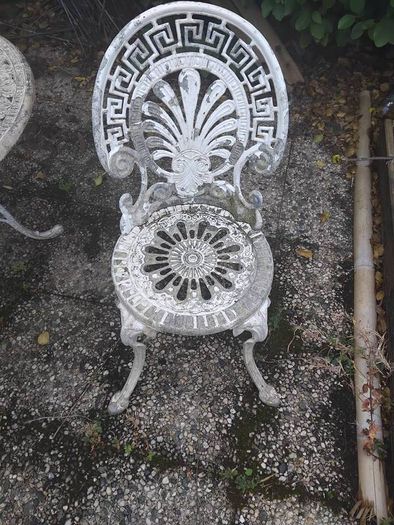 vintage patio table and 2 chairs