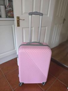 Medium suitcase
