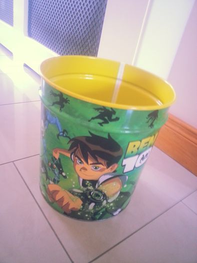 Ben 10 Metal Bin