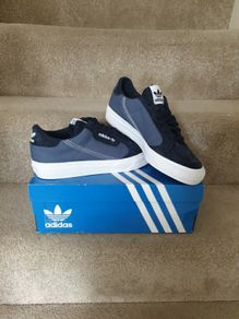 New Adidas trainers size 6uk