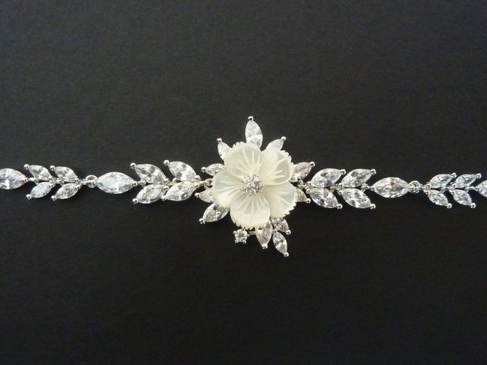 Vintage Style Wedding Bridal Lucite Flower Silver Bracelet
