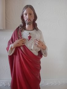 Sacred Heart of Jesus Statue