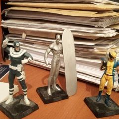Marvel fact files and marvel figure/statues
