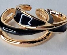 A Pair of Black Oil Drip Rings with Open Ring & Twist Ribbon Ring