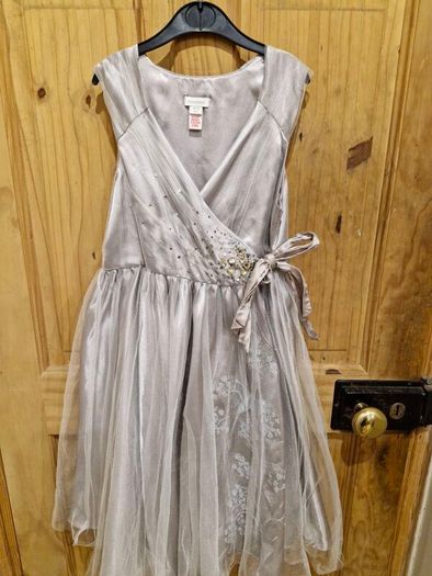 Beauitful girls formal dress