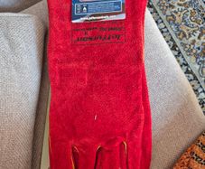 Welding gloves