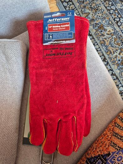 Welding gloves