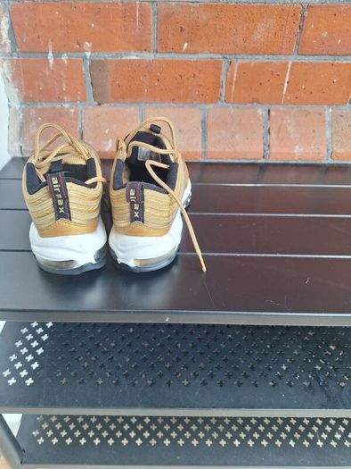 Women's trainers