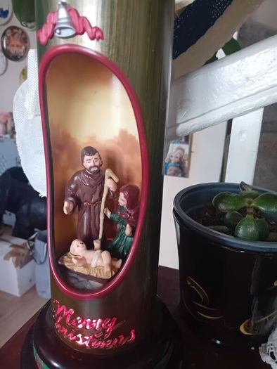 Light Up Christmas  Candle Crib