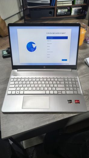 HP Laptop / 12gb / Ryzen 3 / 256gb