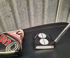 Odyssey 2 ball 10 putter.