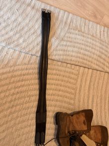 44" Leather Girth Barely Used