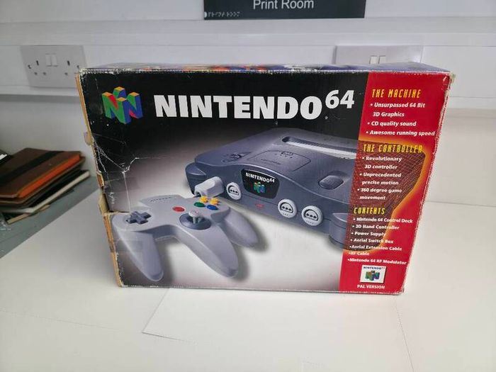 Nintendo 64 Boxed Console + Game